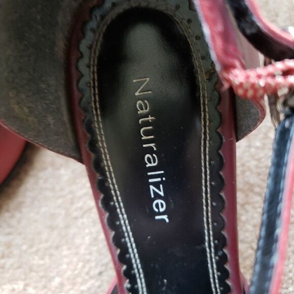 *Naturalizer shoe, size 7m, block heel - Picture 4 of 4